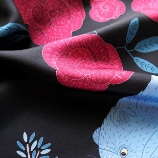 lechalebleu-silk-twill-scarf-panthere-black-closeup