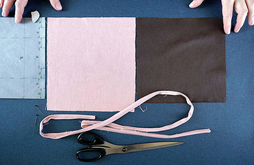 2-le-chale-bleu-mask-with-filter-pocket-sewing-tutorial