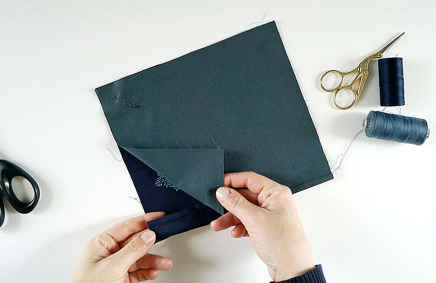 3-le-chale-bleu-mask-with-filter-pocket-sewing-tutorial-NEW-VERSION