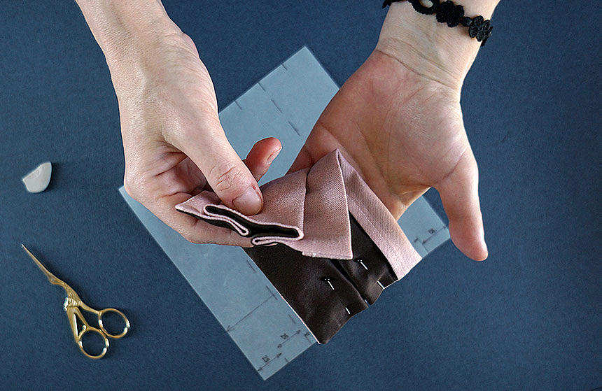 7-le-chale-bleu-mask-with-filter-pocket-sewing-tutorial