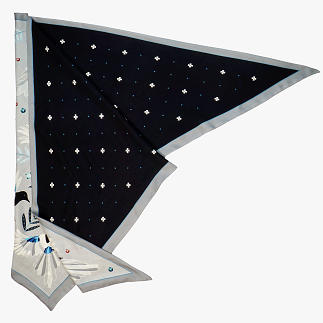 LE_CHALE_BLEU-wool-and-silk-triangle-shawl-magpies-gray-2