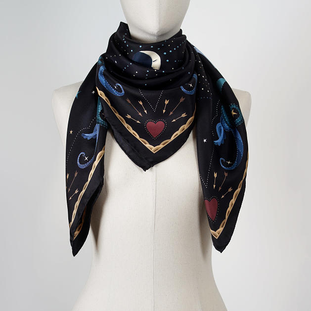 le-chale-bleu-silk-twill-scarf-moon-black-5