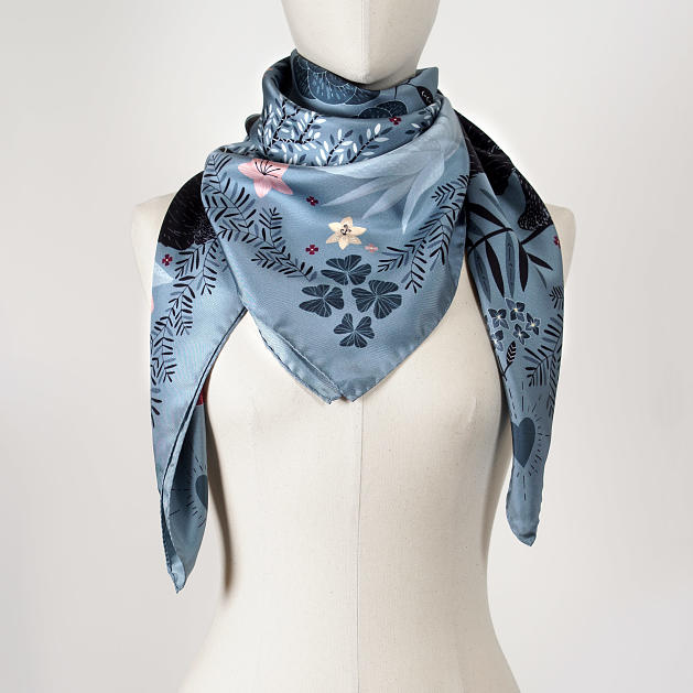 le-chale-bleu-silk-twill-scarf-panther-stormy-gray-2