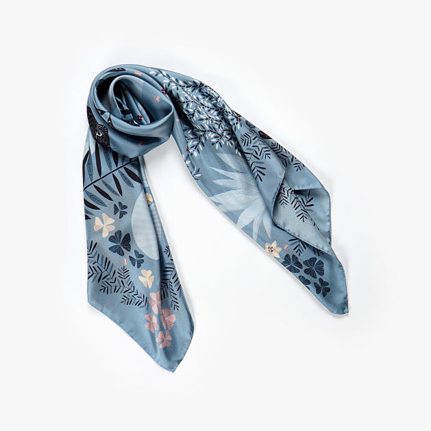 le-chale-bleu-silk-twill-scarf-panther-stormy-gray-5