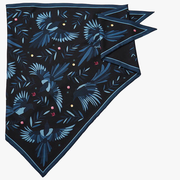 LE_CHALE_BLEU-wool-and-silk-triangle-shawl-magpies-midnight-1