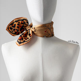 LE-CHALE-BLEU-silk-twill-bandana-the-tigers-bride-leo-2026-2
