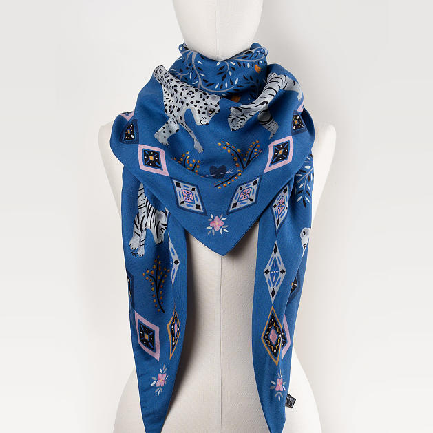 le-chale-bleu-wool-and-silk-shawl-tigers-egyptian-blue-3