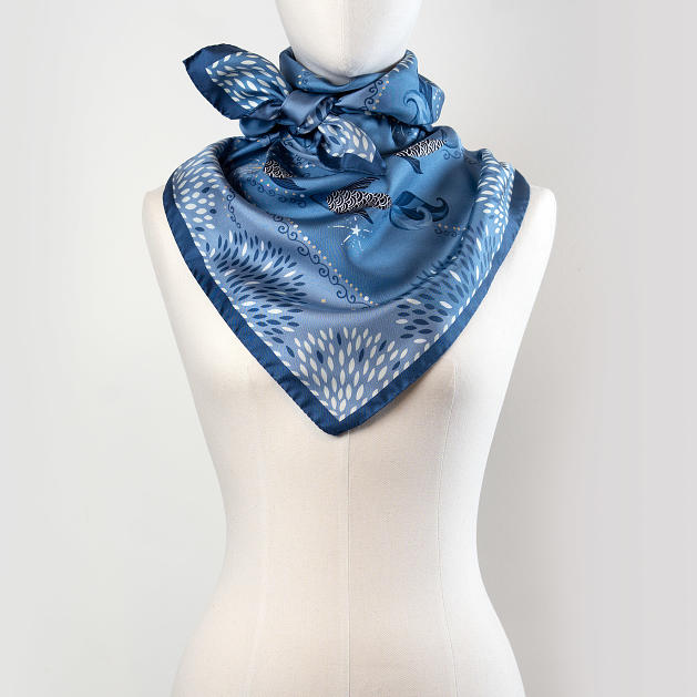 le-chale-bleu-silk-twill-scarf-sea-prince-blue-5