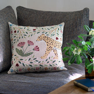 LeChaleBleuMaison-PillowCover-TheTigersBride-Leo-Beige-50x50-1