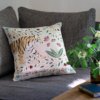 LeChaleBleuMaison-PillowCover-TheTigersBride-Tiger-Beige-50x50-1