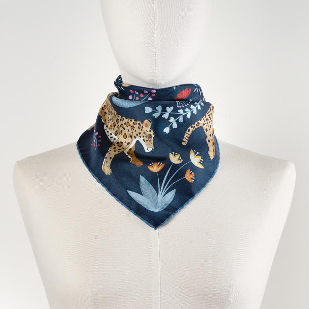 LE-CHALE-BLEU-silk-twill-bandana-the-tigers-bride-midnight-25-4