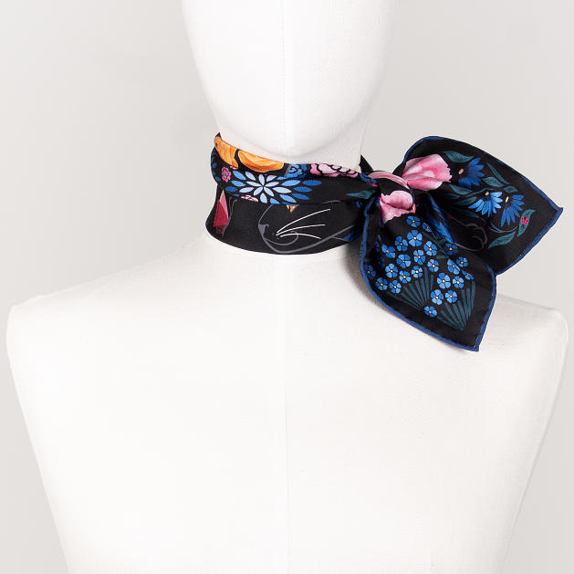 LE-CHALE-BLEU-silk-twill-bandana-the-panther-and-the-artist-double-black-2