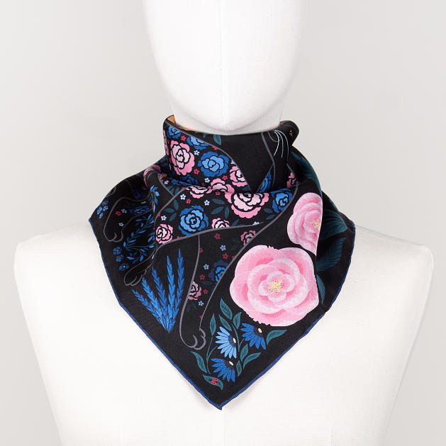 LE-CHALE-BLEU-silk-twill-bandana-the-panther-and-the-artist-double-black-3