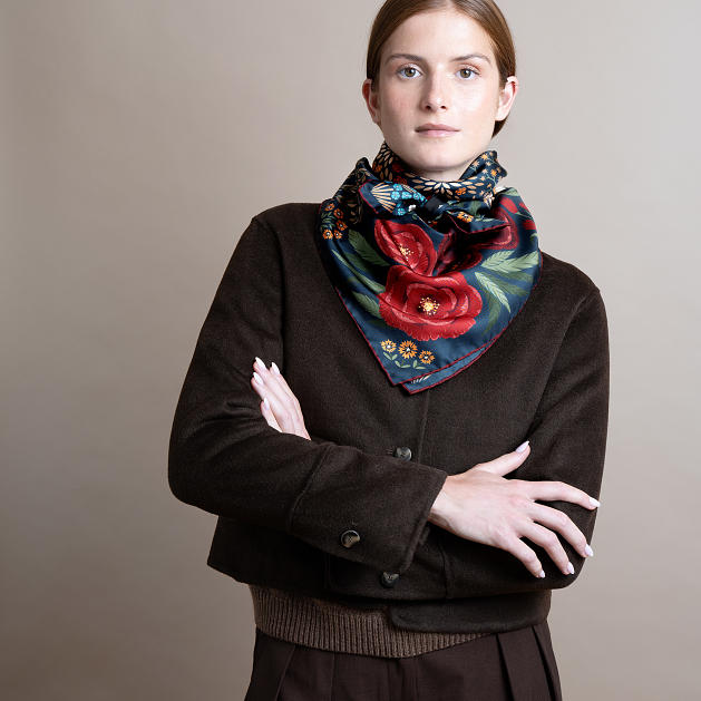 le-chale-bleu-silk-twill-scarf-the-panther-and-the-artist-midnight-0