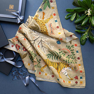 LE-CHALE-BLEU-silk-and-cotton-scarf-the-tigers-bride-beige-1