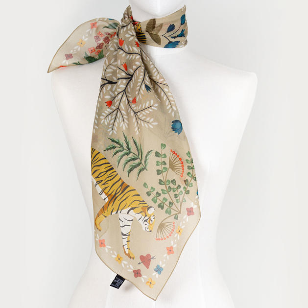 LE-CHALE-BLEU-silk-and-cotton-scarf-the-tigers-bride-beige-3