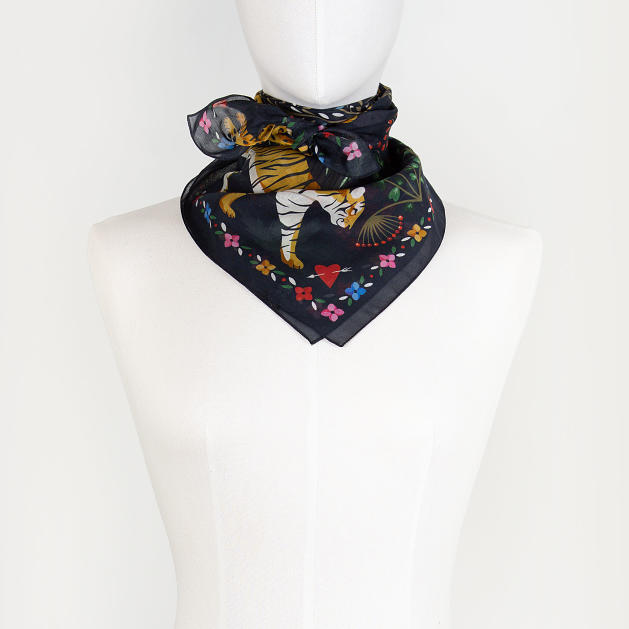LE-CHALE-BLEU-silk-and-cotton-scarf-the-tigers-bride-black-4