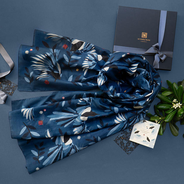 LE-CHALE-BLEU-silk-and-cotton-stole-the-treasure-hunters-2