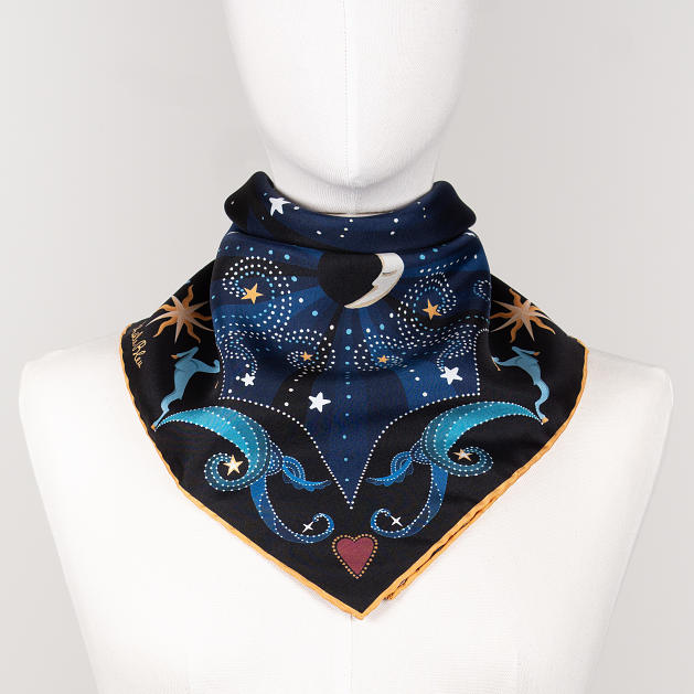 LE-CHALE-BLEU-silk-twill-bandana-beautiful-as-the-moon-wavy-blue-3