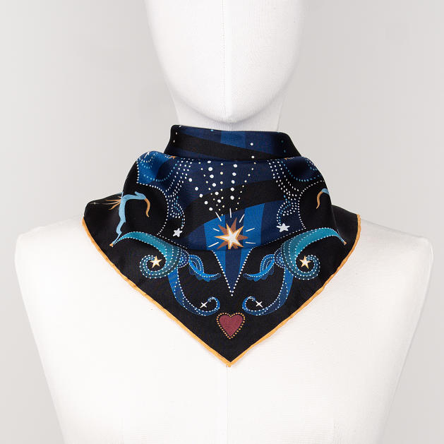 LE-CHALE-BLEU-silk-twill-bandana-beautiful-as-the-moon-wavy-blue-4