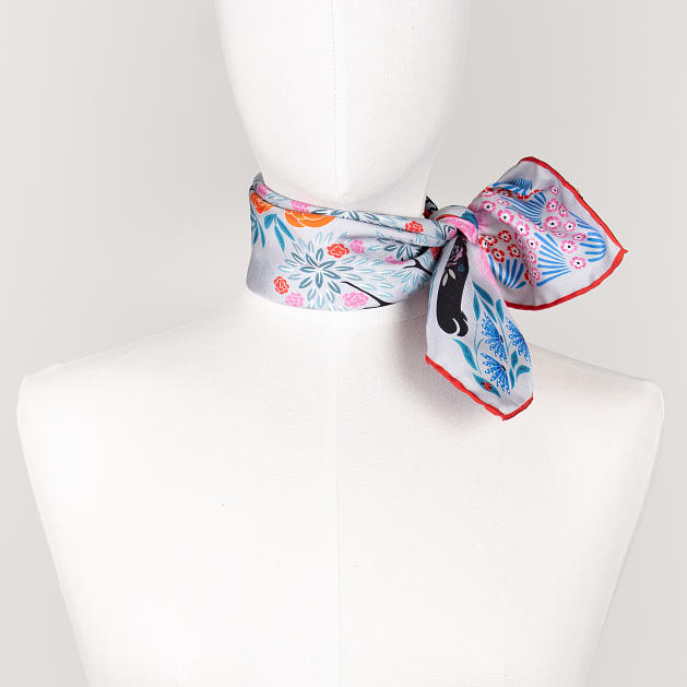 LE-CHALE-BLEU-silk-twill-bandana-the-panther-and-the-artist-silver-2