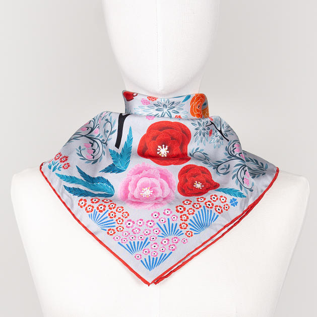 LE-CHALE-BLEU-silk-twill-bandana-the-panther-and-the-artist-silver-4