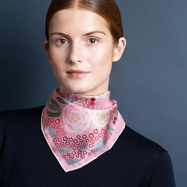 LE-CHALE-BLEU-silk-twill-bandana-the-panther-and-the-artist-pink-0