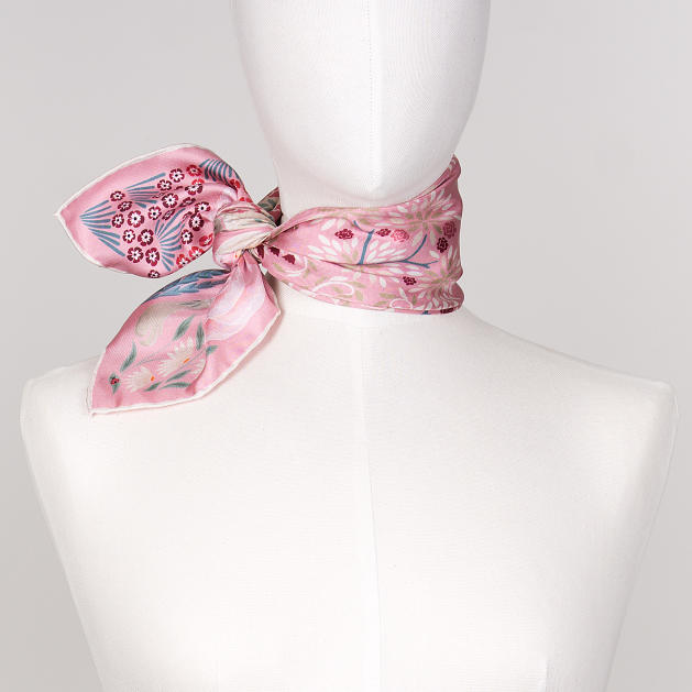 LE-CHALE-BLEU-silk-twill-bandana-the-panther-and-the-artist-pink-2