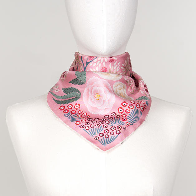 LE-CHALE-BLEU-silk-twill-bandana-the-panther-and-the-artist-pink-3