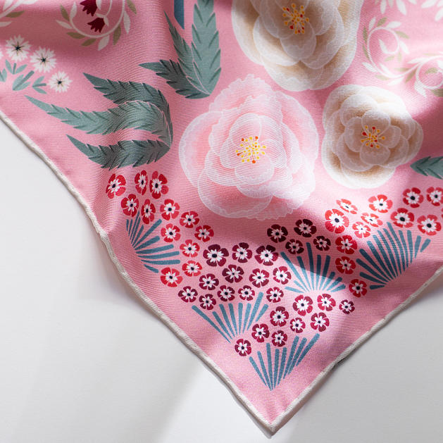 LE-CHALE-BLEU-silk-twill-bandana-the-panther-and-the-artist-pink-5