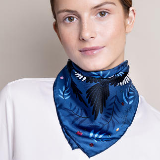 LE-CHALE-BLEU-silk-twill-bandana-the-treasure-hunters-0