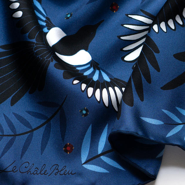 LE-CHALE-BLEU-silk-twill-bandana-the-treasure-hunters-6