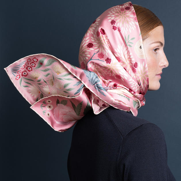 le-chale-bleu-silk-twill-scarf-the-panther-and-the-artist-pink-0