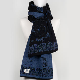 le-chale-bleu-merino-wool-scarf-the-stars-and-the-sea-black-2