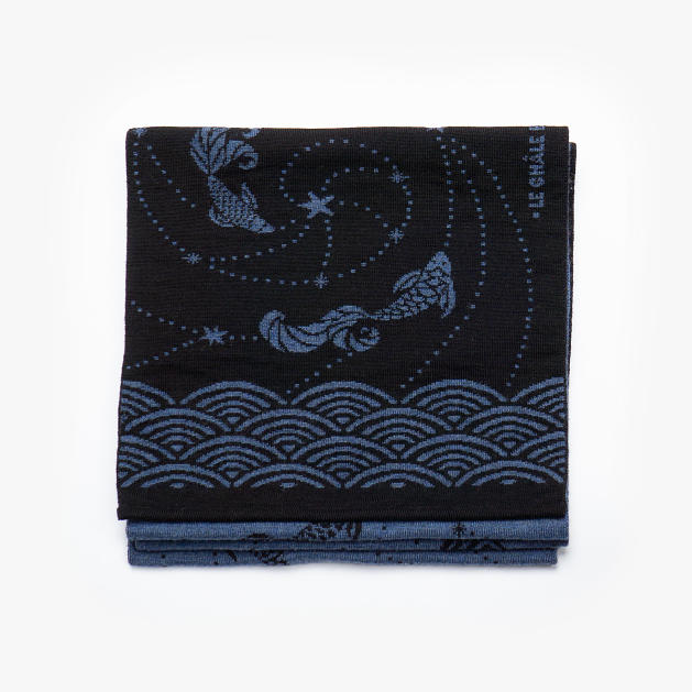le-chale-bleu-merino-wool-scarf-the-stars-and-the-sea-black-6