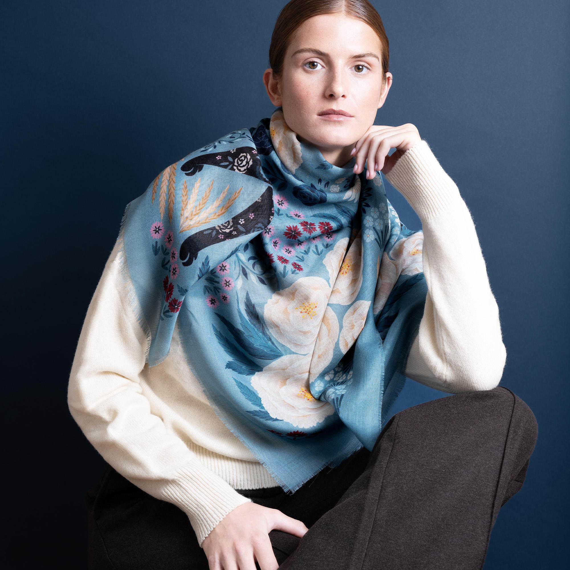 le-chale-bleu-wool-cashmere-silk-shawl-the-panther-and-the-artist-blue-gray-0