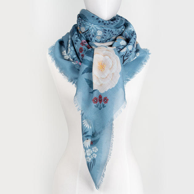 le-chale-bleu-wool-cashmere-silk-shawl-the-panther-and-the-artist-blue-gray-5