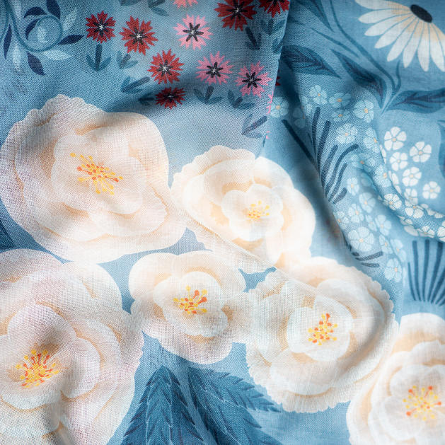 le-chale-bleu-wool-cashmere-silk-shawl-the-panther-and-the-artist-blue-gray-7