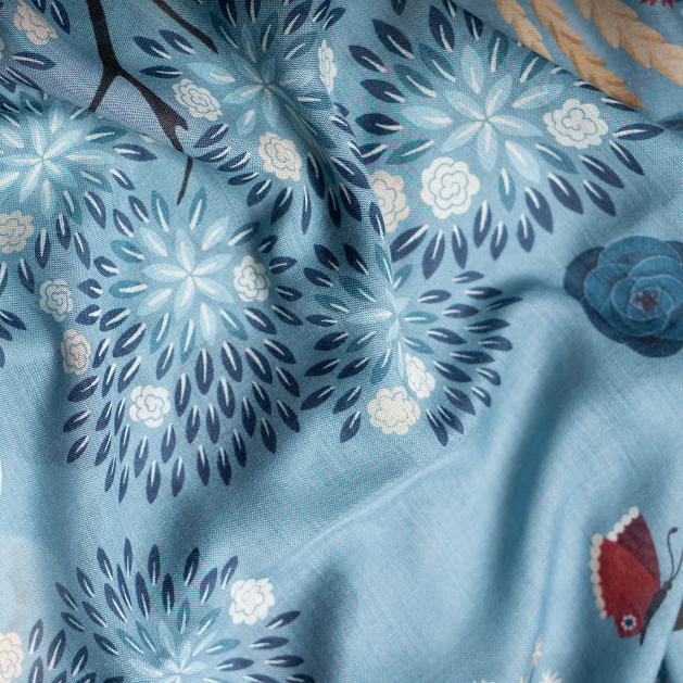 le-chale-bleu-wool-cashmere-silk-shawl-the-panther-and-the-artist-blue-gray-8