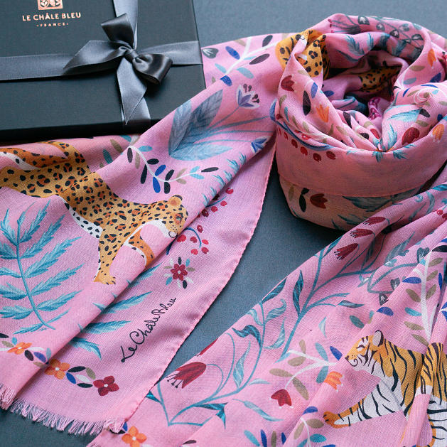 le-chale-bleu-wool-cashmere-silk-stole-the-tigers-bride-pink-0