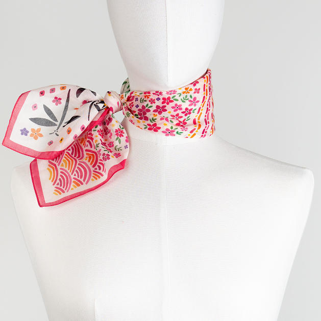LE-CHALE-BLEU-silk-and-cotton-scarf-roses-and-dragonflies-joy-3
