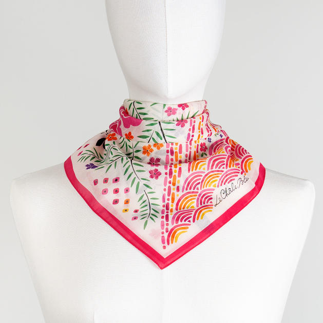 LE-CHALE-BLEU-silk-and-cotton-scarf-roses-and-dragonflies-joy-5