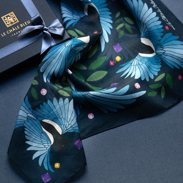 LE-CHALE-BLEU-silk-and-cotton-scarf-the-treasure-hunters-blue-0