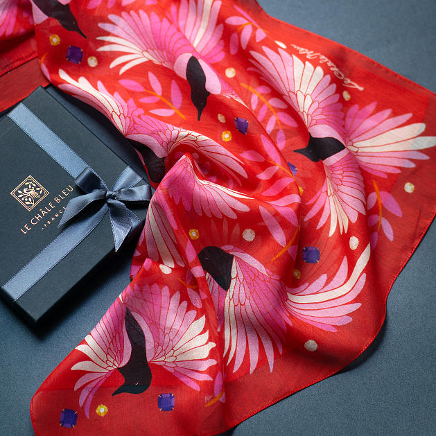 LE-CHALE-BLEU-silk-and-cotton-scarf-the-treasure-hunters-red-0