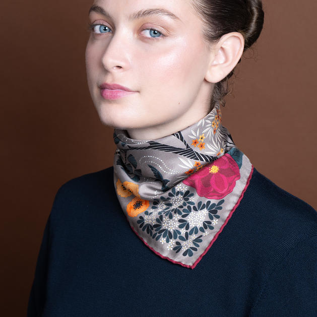 le-chale-bleu-silk-twill-bandana-free-as-the-swift-dove-grey-0