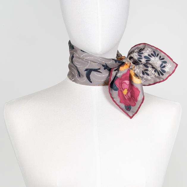 le-chale-bleu-silk-twill-bandana-free-as-the-swift-dove-grey-3