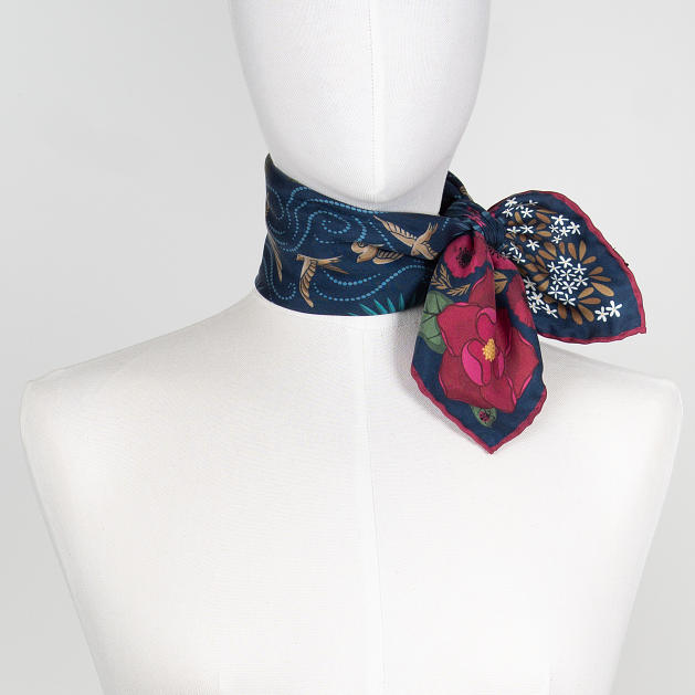 le-chale-bleu-silk-twill-bandana-free-as-the-swift-midnight-3