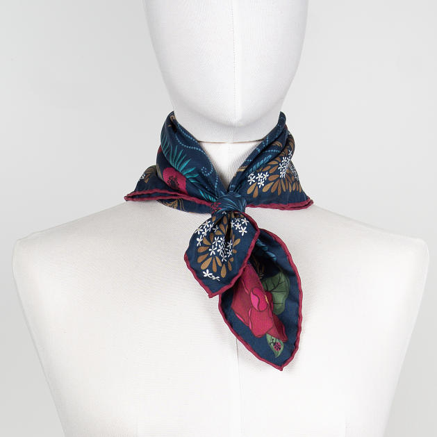 le-chale-bleu-silk-twill-bandana-free-as-the-swift-midnight-4