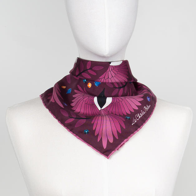 le-chale-bleu-silk-twill-bandana-the-treasure-hunters-burgundy-2
