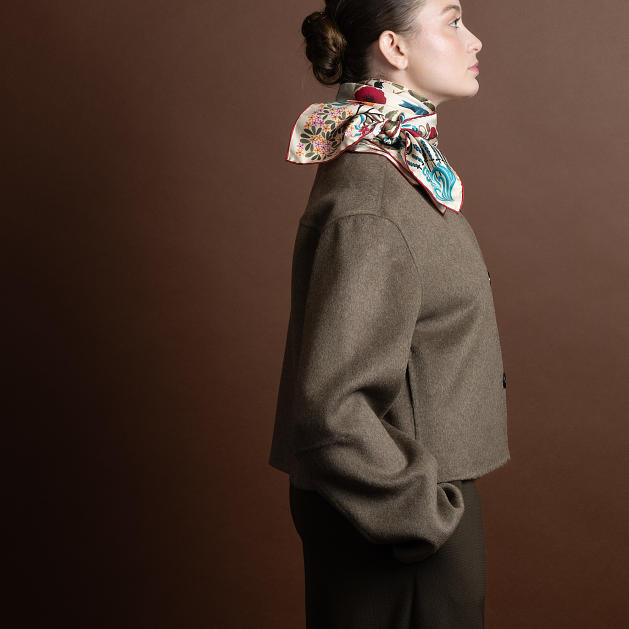 le-chale-bleu-silk-twill-scarf-free-as-the-swift-vanilla-01